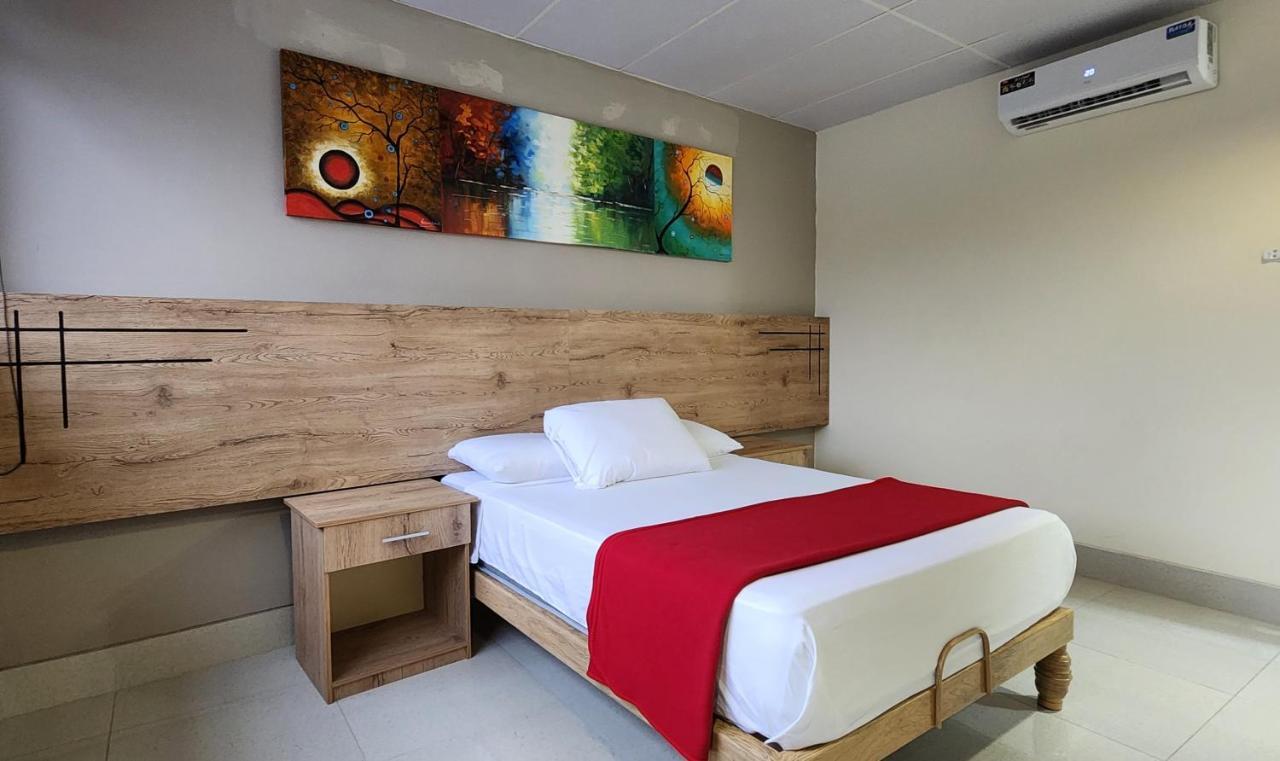 Hotel Murali - Cerca Del Aeropuerto De Guayaquil Bagian luar foto